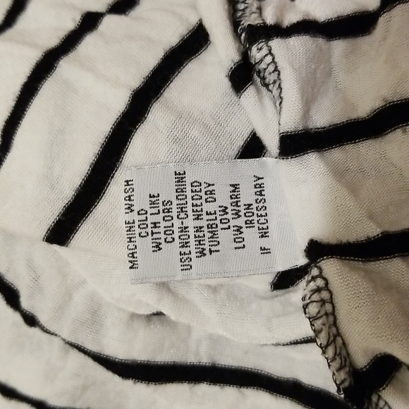 💥3/$10💥 Splash Hi-Lo Striped Short Sleeve Raglan Tee with Pocket - Picture 11 of 13